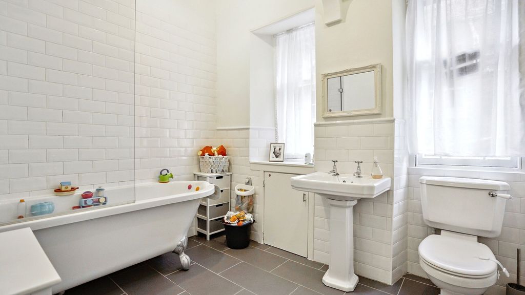Additional image 9 of 4 bed property for saleVictoria Square, Stirling FK8