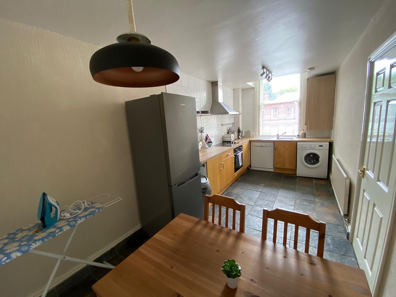 Additional image 3 of 2 Bed Flat, Chatsworth House, LS2, N1 7GU