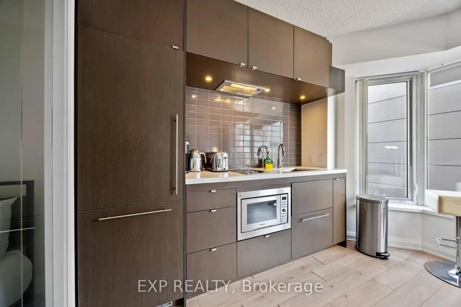 Additional image 10 of 155 Yorkville Avenue 1106