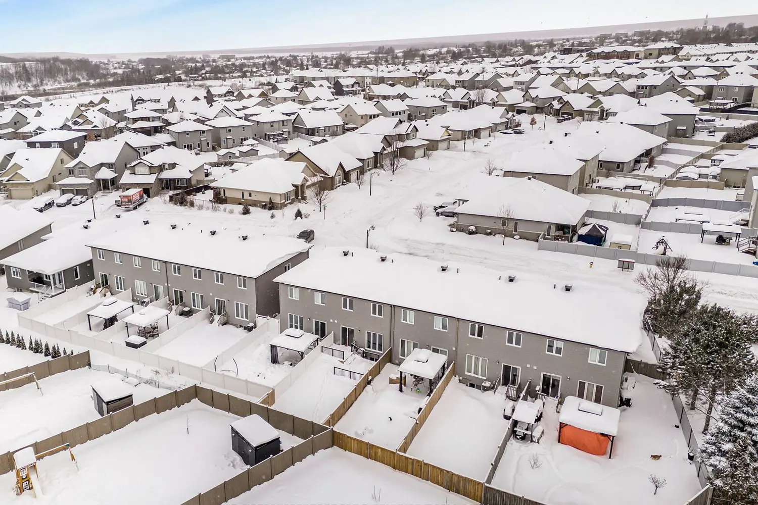 Additional image 19 of 877 Platinum Street