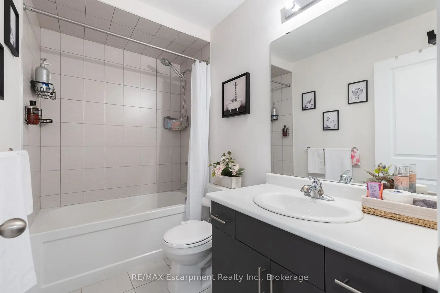 Additional image 14 of 31 Pinot Crescent