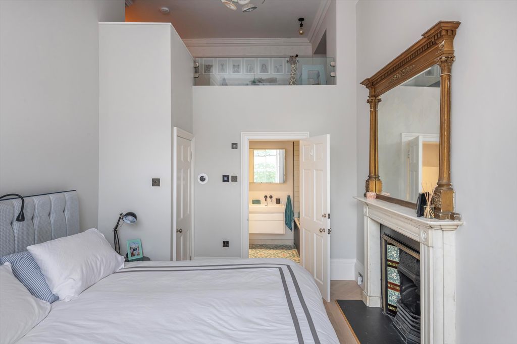 Additional image 10 of 2 bed flat for saleLansdown Crescent, Bath, Somerset BA1