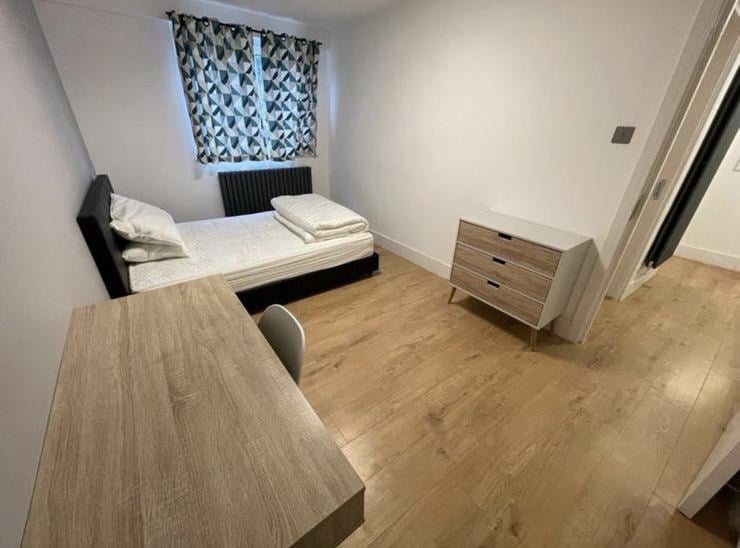 Room in a Shared Flat, Harkness House, E1, N1 7GU