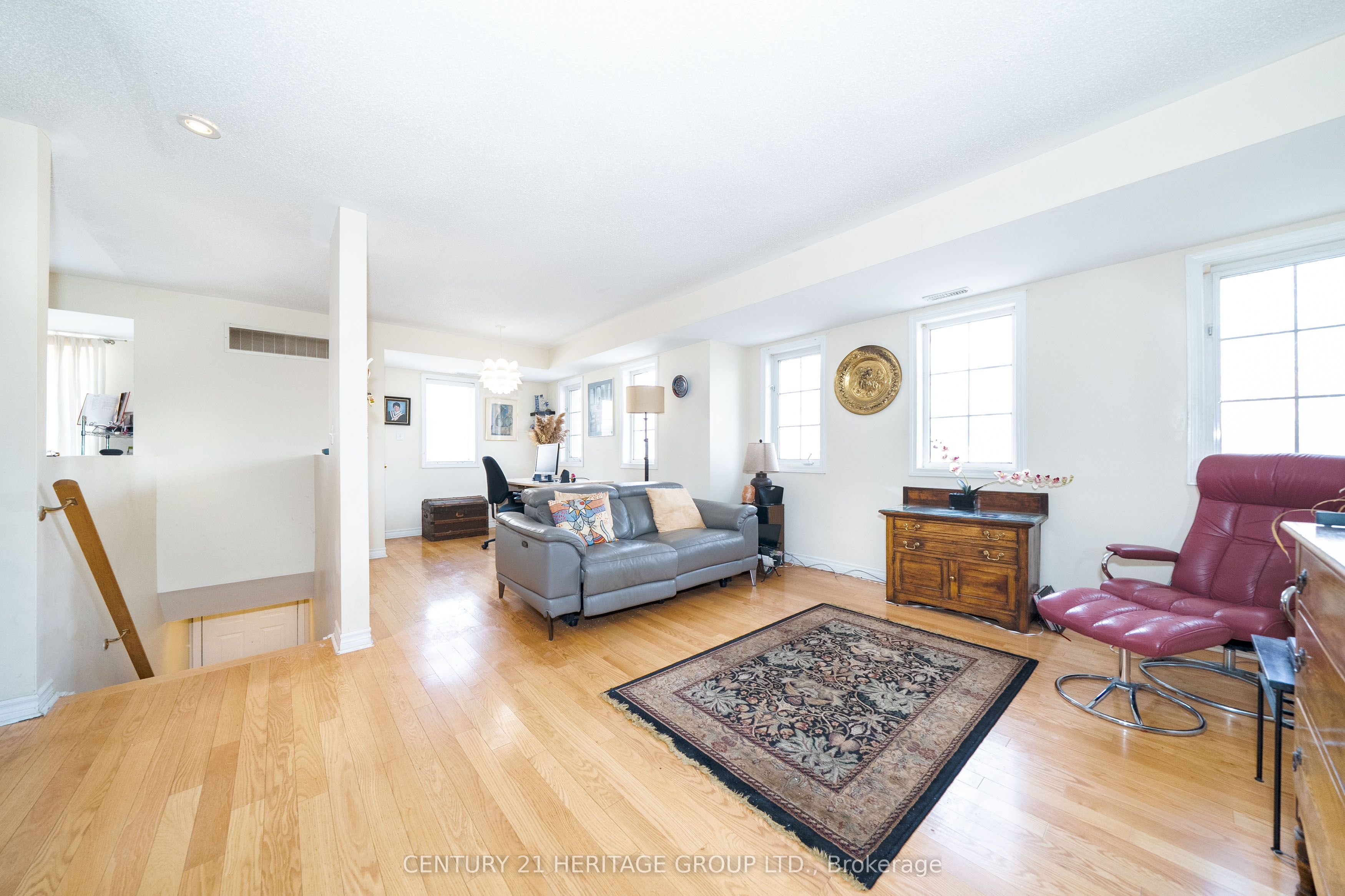 Additional image 6 of 301-64 Sidney Belsey Crescent, Toronto, ON, M6M 5J4