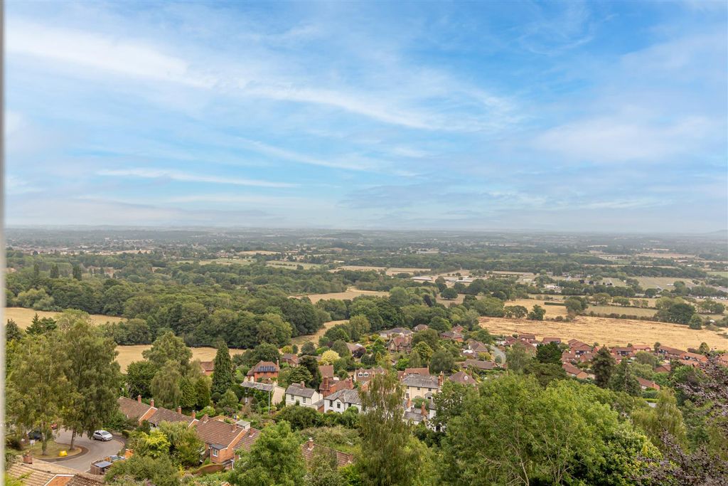 Additional image 2 of 3 bed flat for saleHolywell Road, Malvern WR14