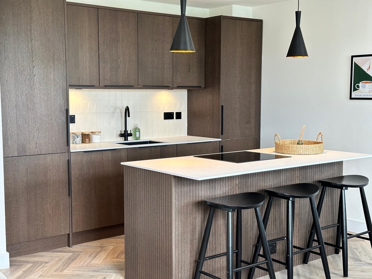 1 Bed Flat, St. Paul's Court, SW4, N1 7GU