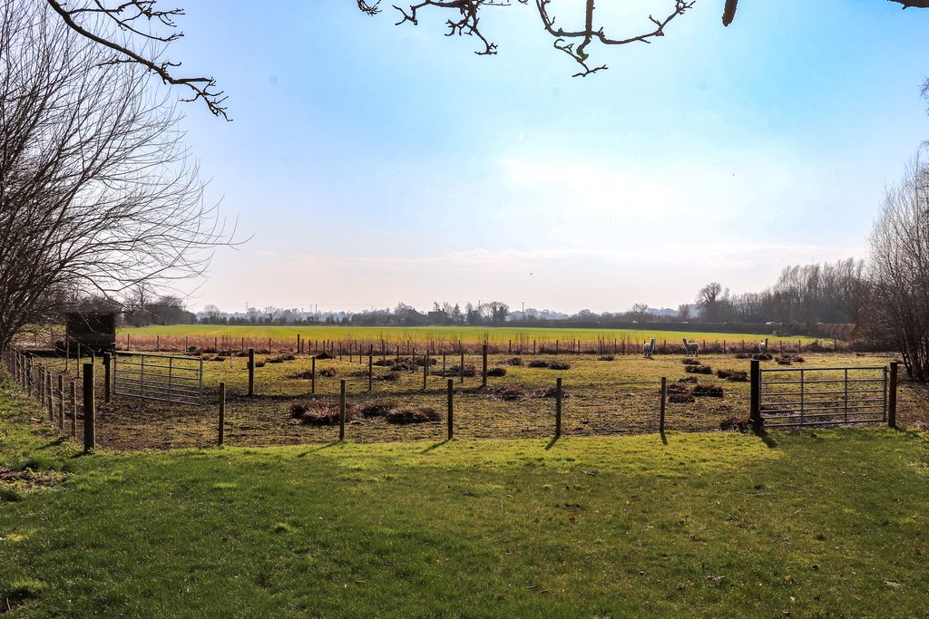 Additional image 37 of 7 bed farmhouse for saleElford Road, Tamworth B79