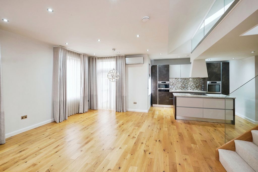 2 bed flat for saleCaroline Street, Birmingham B3