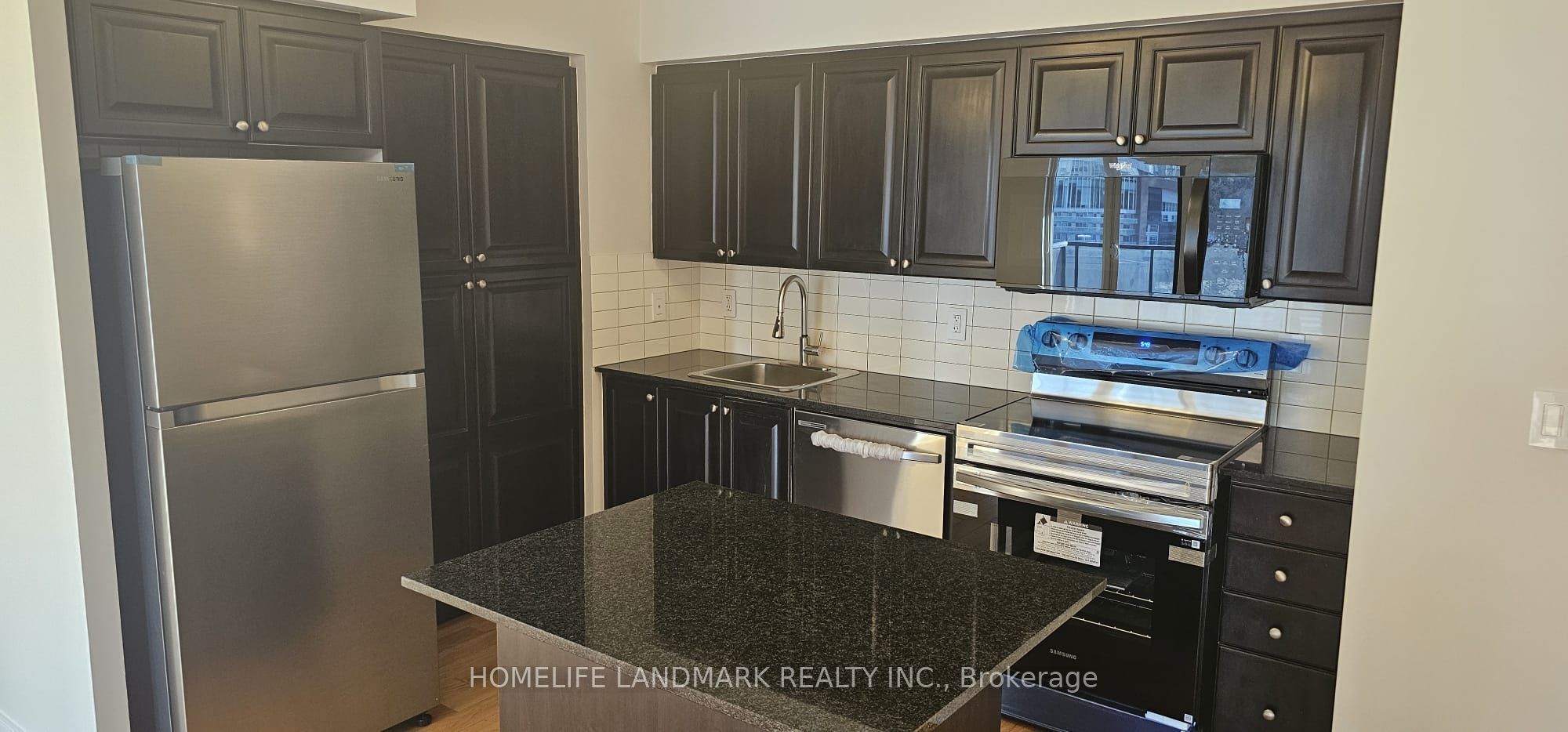 Additional image 2 of 604-330 Burnhamthorpe Road W, Mississauga, ON, L5B 0E1