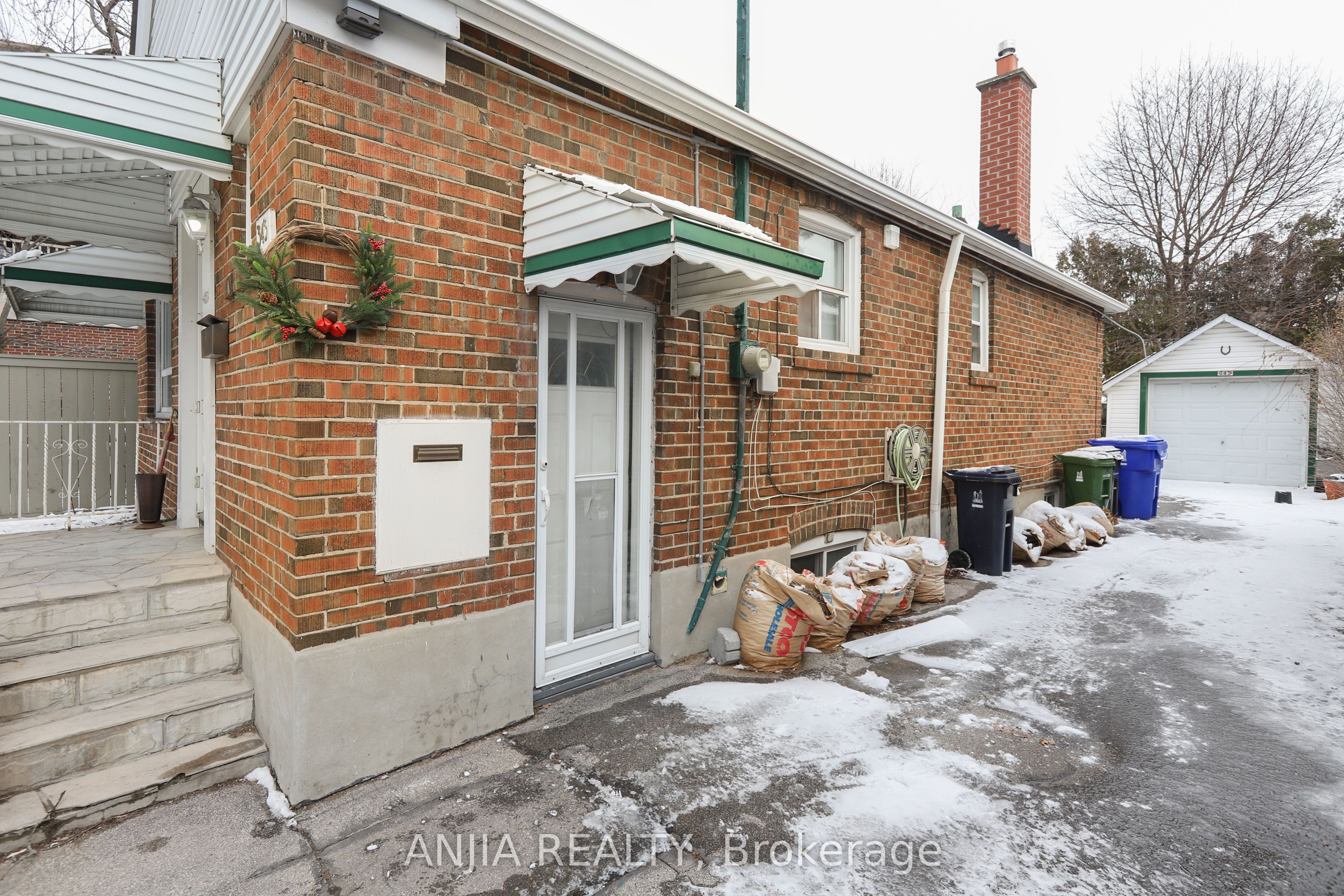 Additional image 2 of Lower-345 Glebemount Avenue, Toronto, ON, M4C 3V6