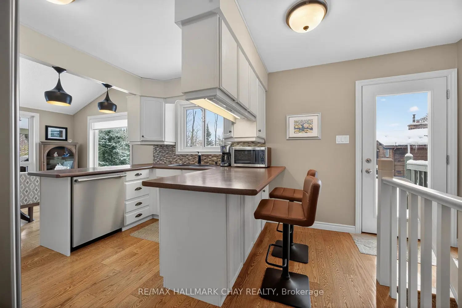 Additional image 5 of 1075 6 Line