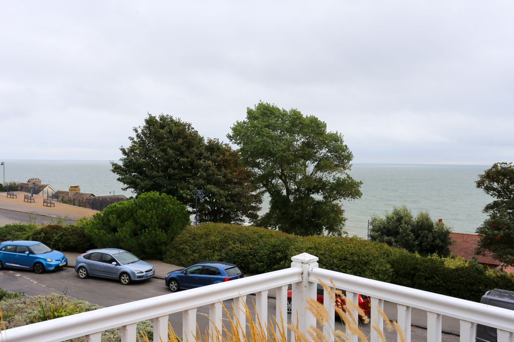 Additional image 12 of 3 bed maisonette for saleSeaview House, Wolsey Gardens, Felixstowe IP11