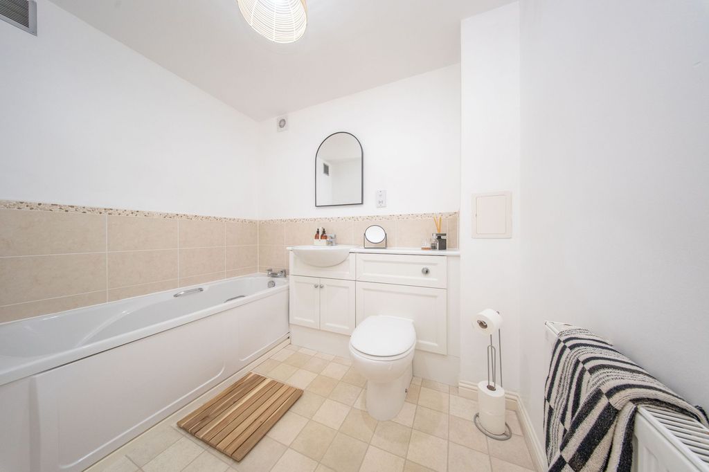 Additional image 10 of 2 bed flat for saleAlmondvale Lane, Livingston EH54