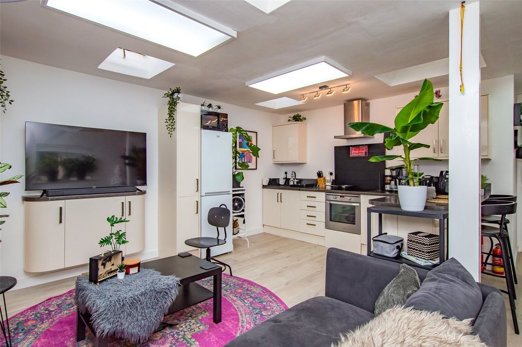Additional image 9 of 8 bed flat for saleStone Street, Llandovery, Carmarthenshire SA20