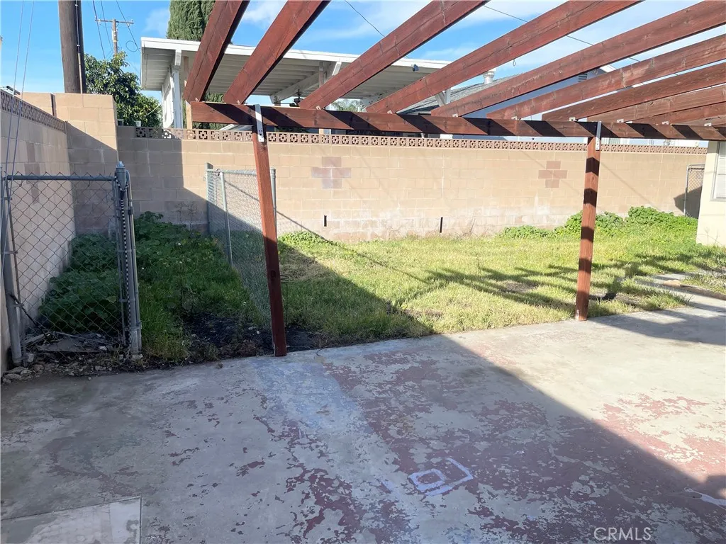 Additional image 16 of 830 W Rosewood Street, Rialto, CA 92376