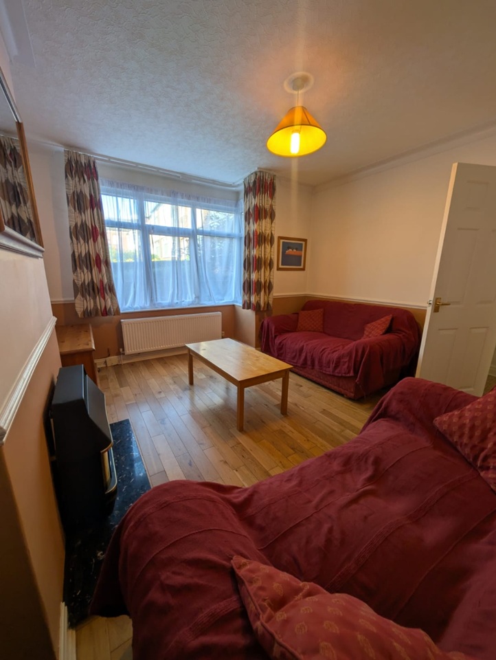 Additional image 7 of 4 Bed Semi-Detached House, Kelso Gardens, LS2, N1 7GU