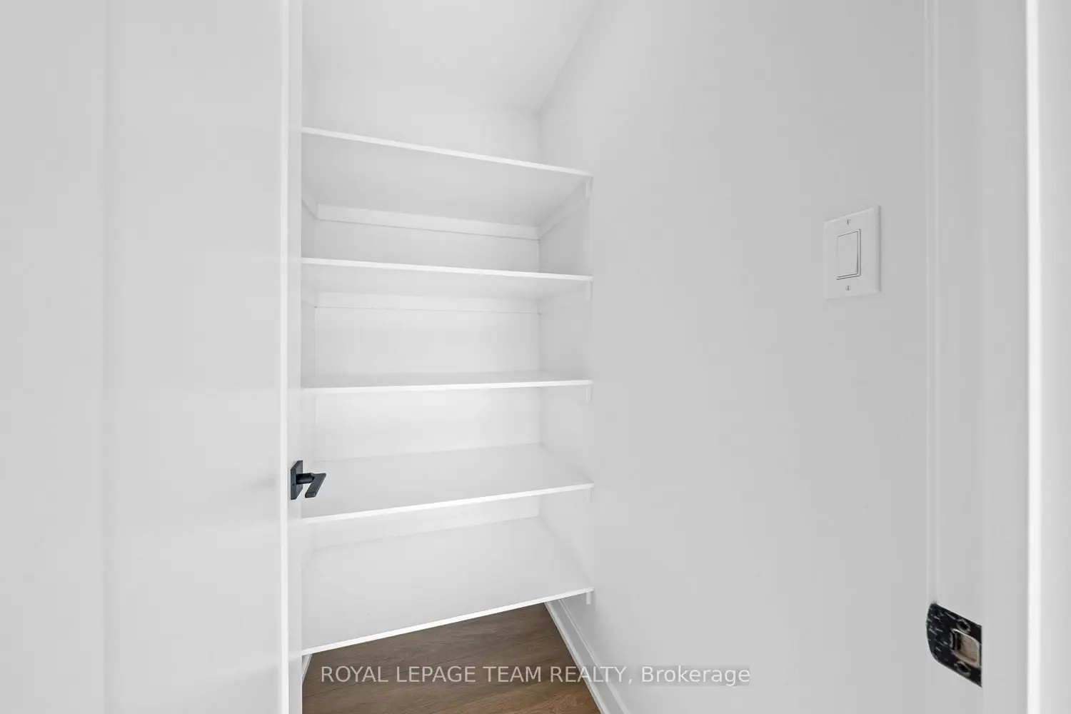 Additional image 18 of 1064 Moore Street