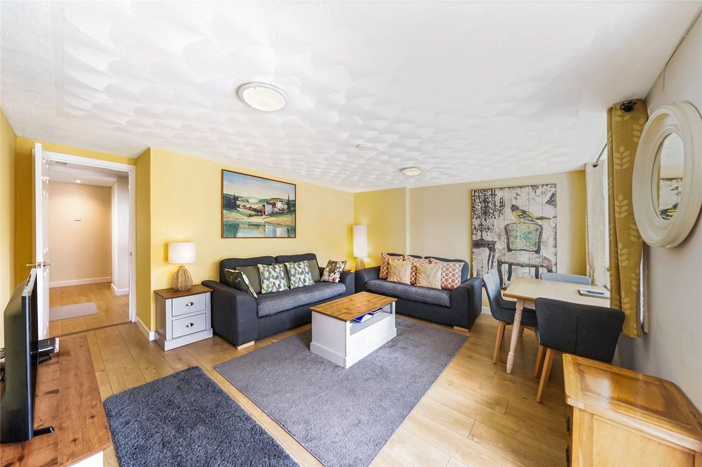 2 bed flat for saleArrochar, Argyll And Bute G83 photo 5