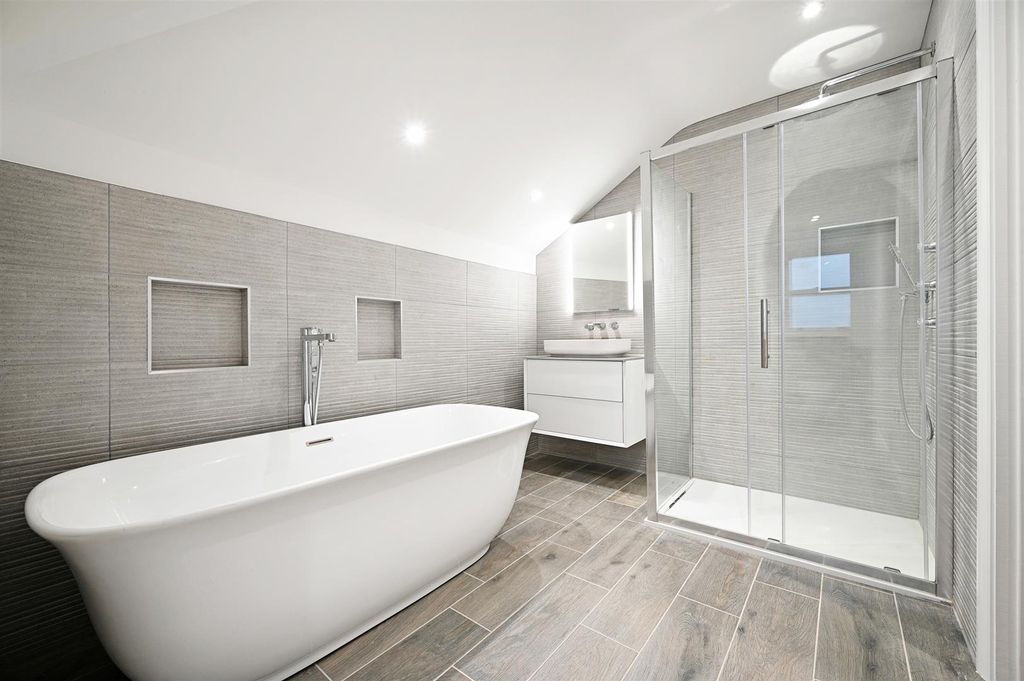 Additional image 16 of 2 bed flat for saleRutland Park, Botanical Gardens, Sheffield S10