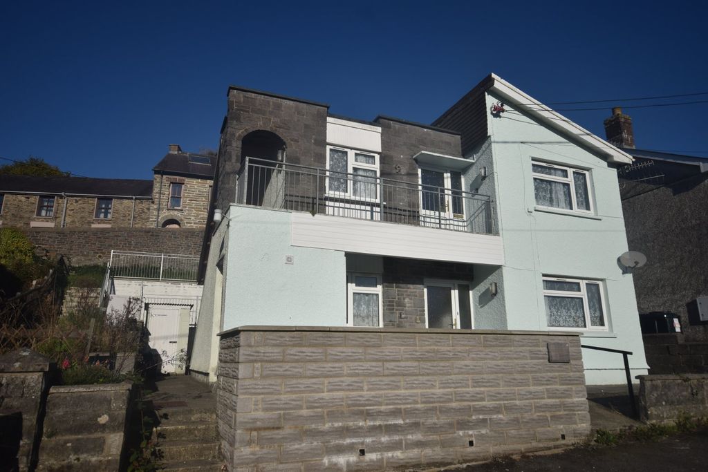 4 bed flat for saleGraig Road, Llandysul SA44