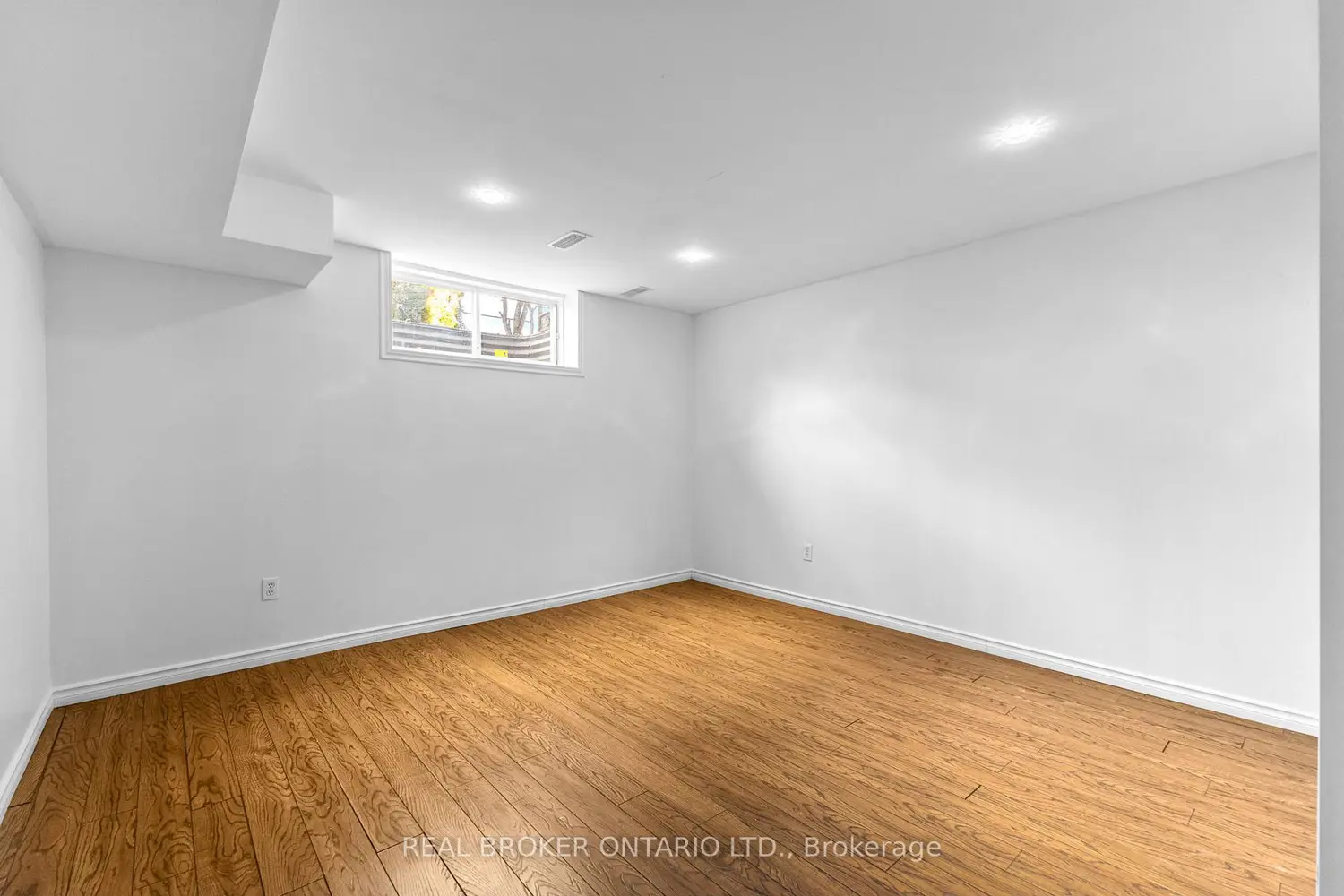 Additional image 16 of 2014 Jasper Avenue