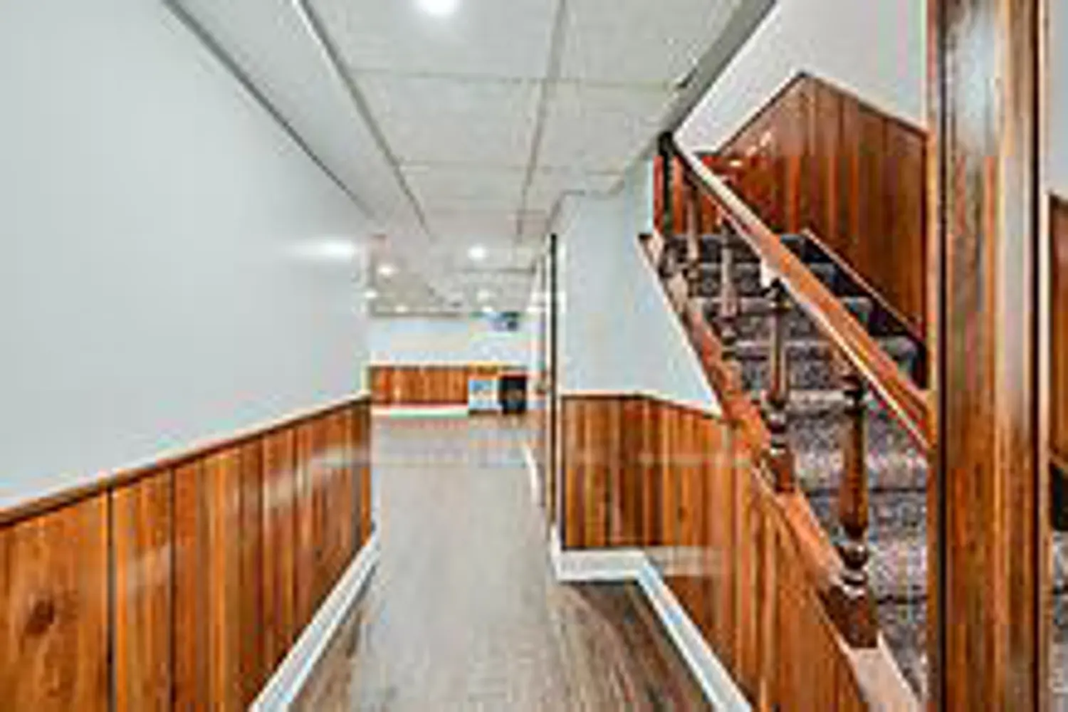 Additional image 16 of 7560 Goreway Drive 27