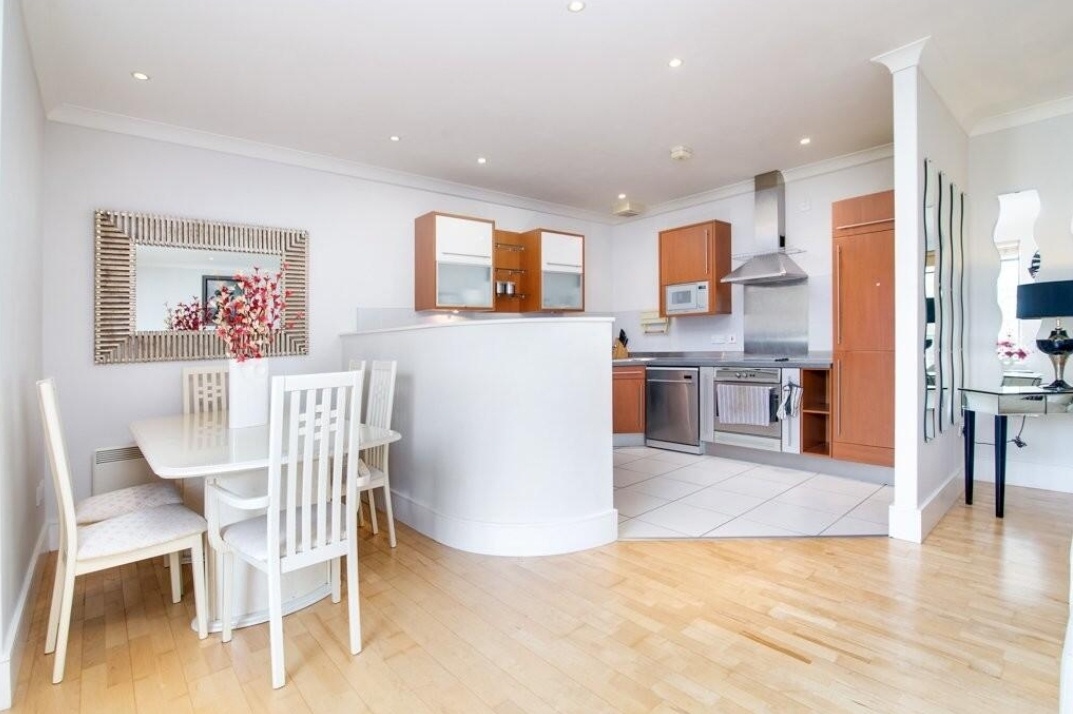 Additional image 7 of 3 Bed Flat, St. James Place, B15, N1 7GU