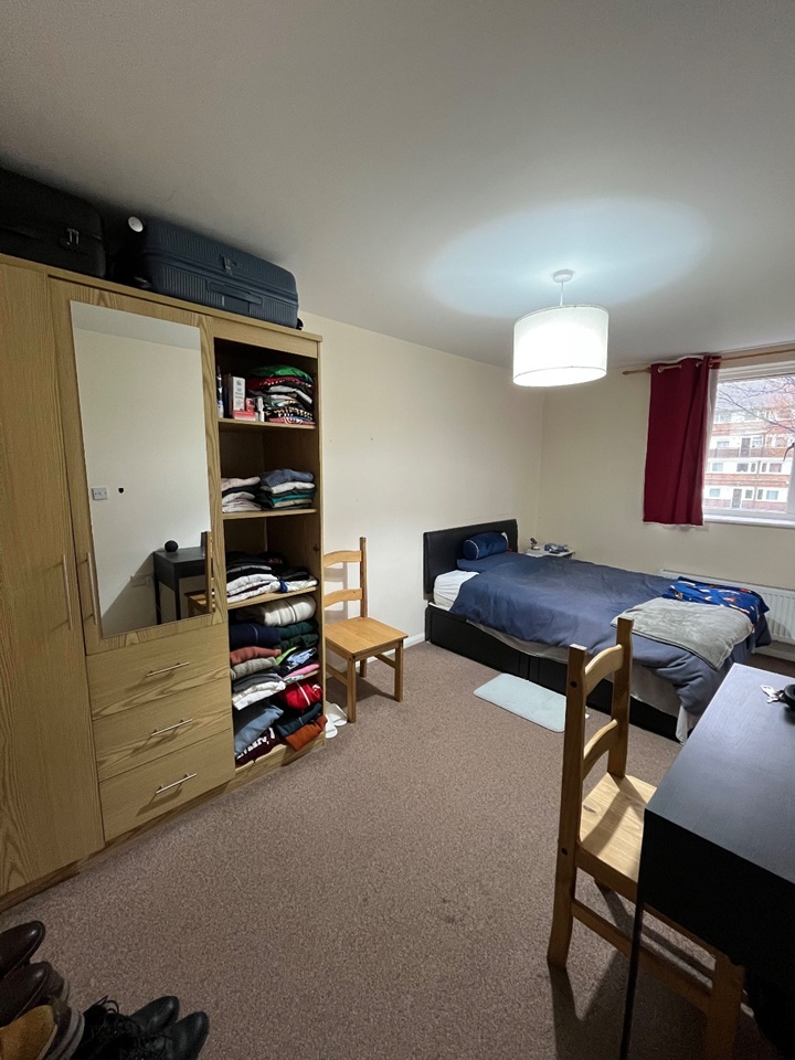 Room in a Shared Flat, Ramsfort House, SE16, N1 7GU