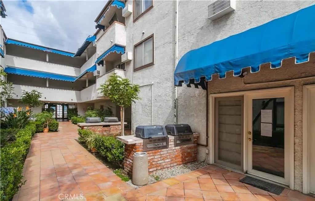 Additional image 5 of 18530 Hatteras Street Unit 218, Tarzana, CA 91356