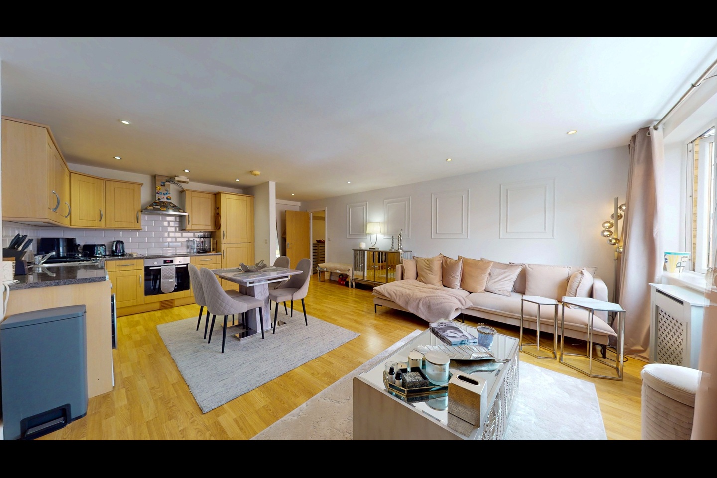 2 Bed Flat, Southwark Park Road, SE16, N1 7GU