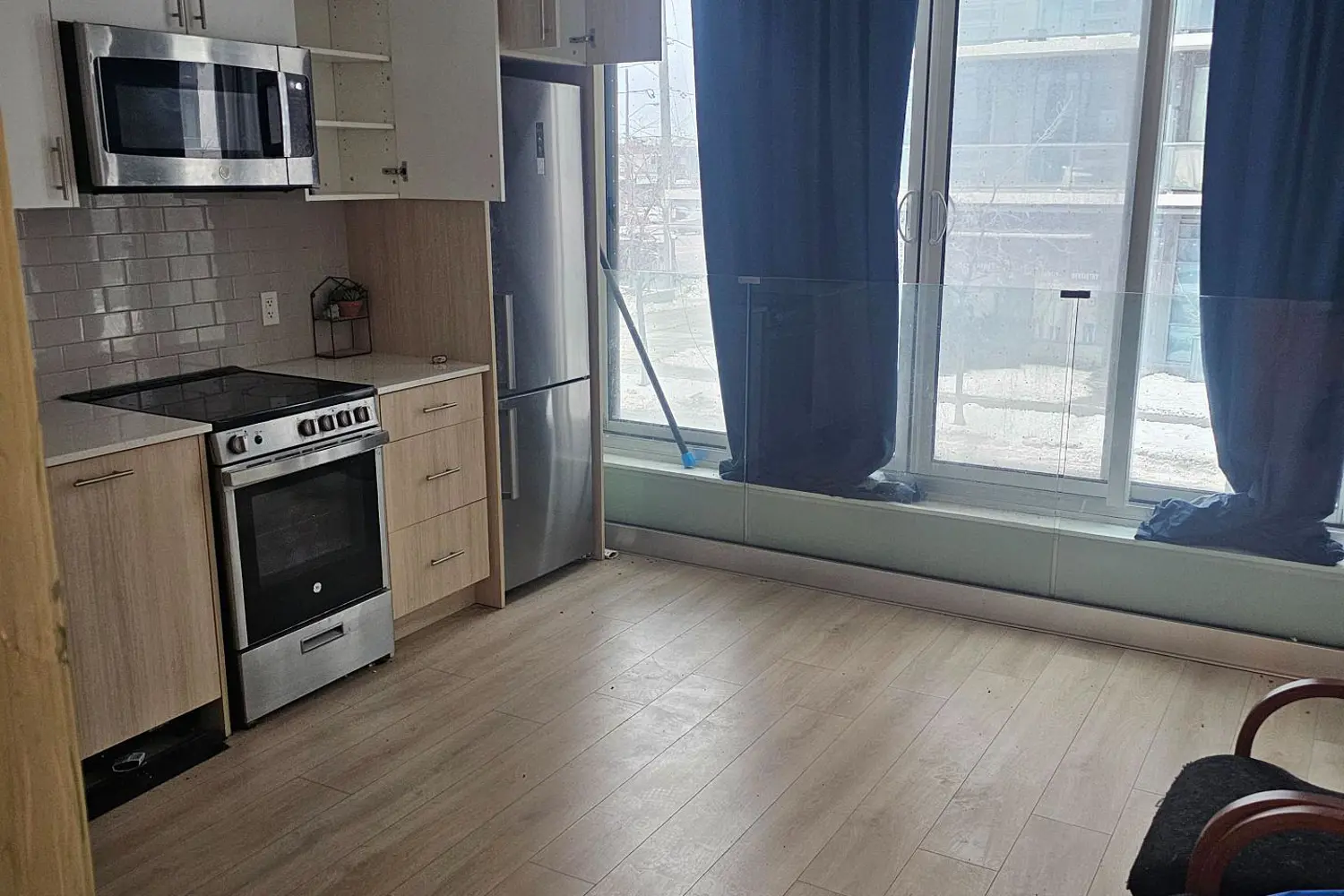 Additional image 2 of 1195 The Queensway M-02