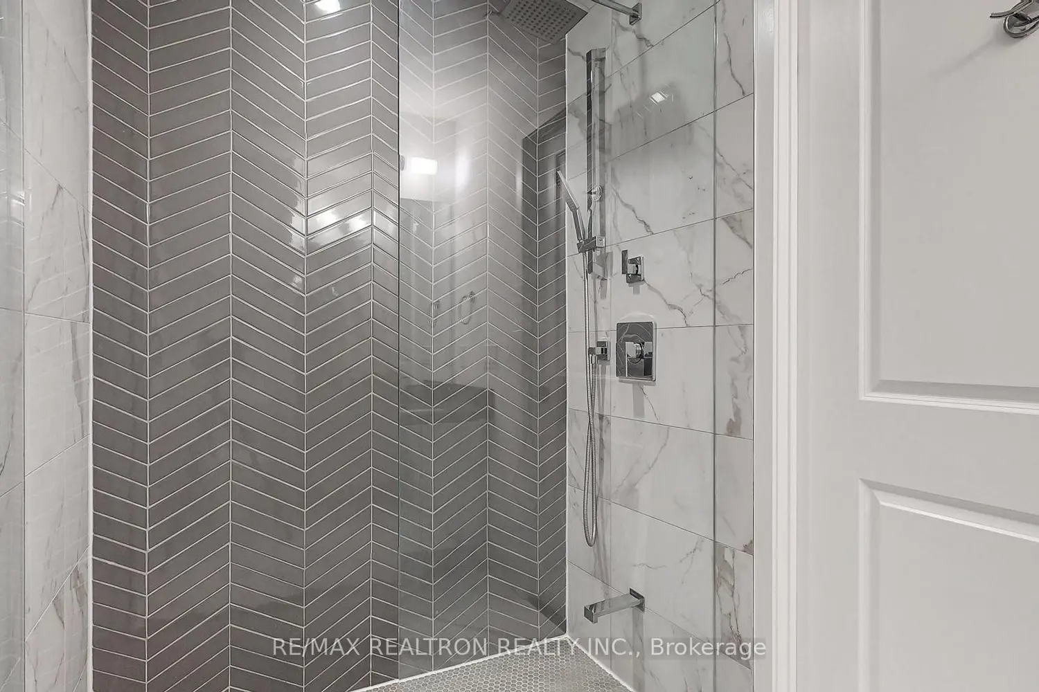 Additional image 12 of 2916 Highway 7 Road 904