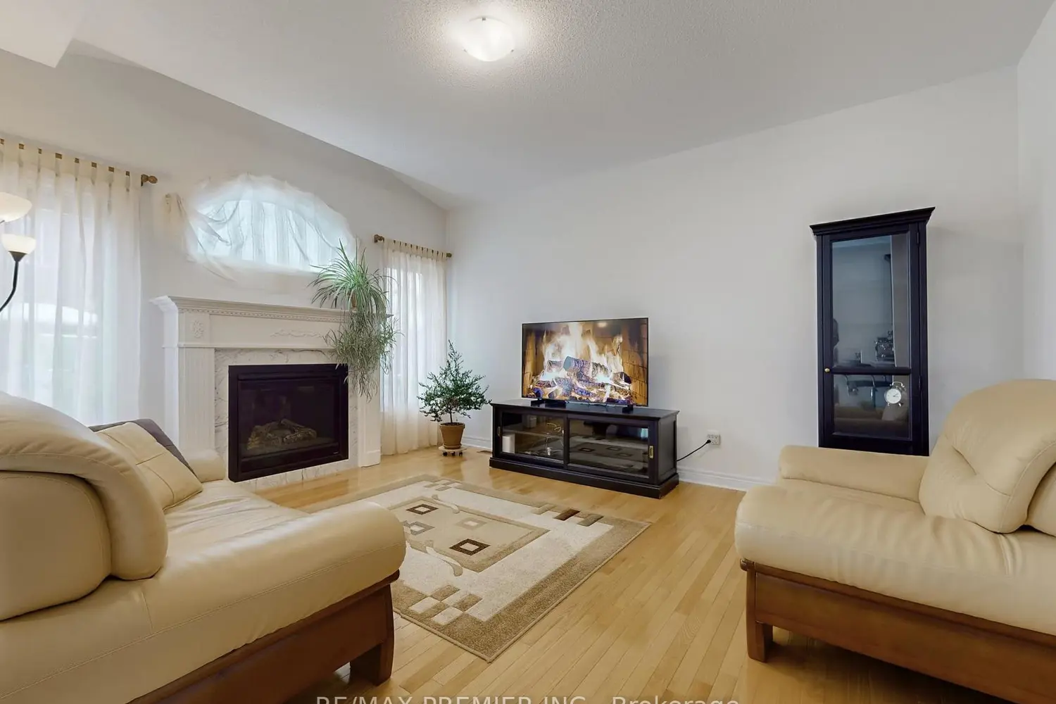 32 Blue Grouse Road photo 5