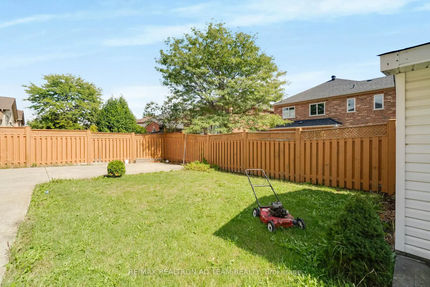 Additional image 18 of 498 Tremblant Court