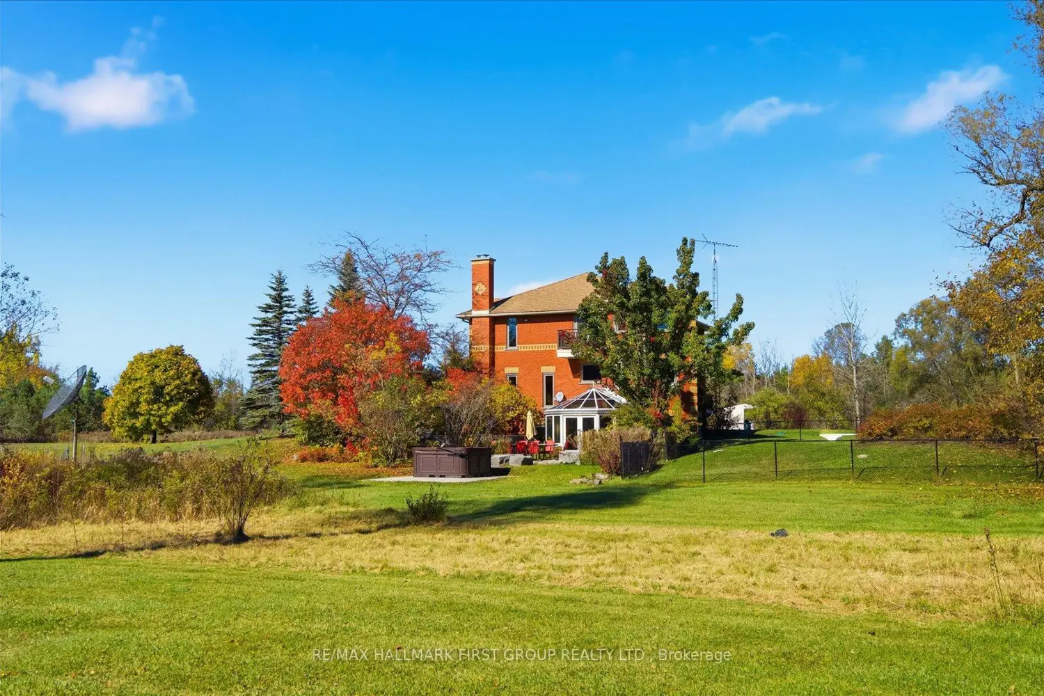 Additional image 18 of 4655 Sideline 6