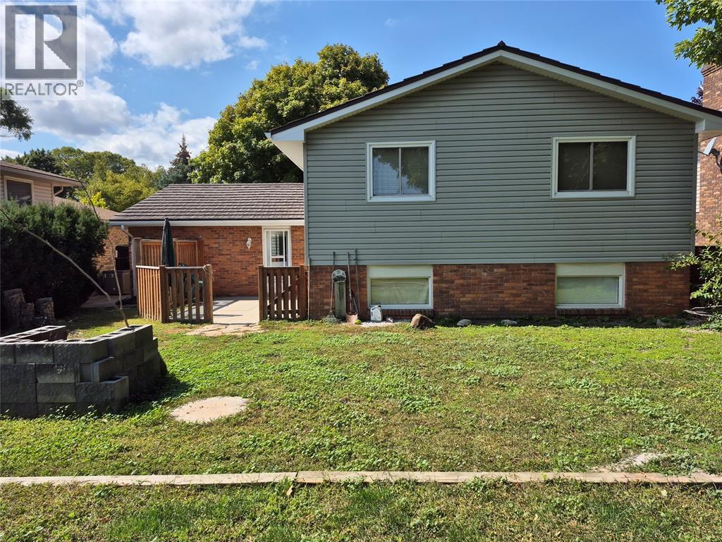 608 Winchester Crescent South, Sarnia, ON, N7S4P9