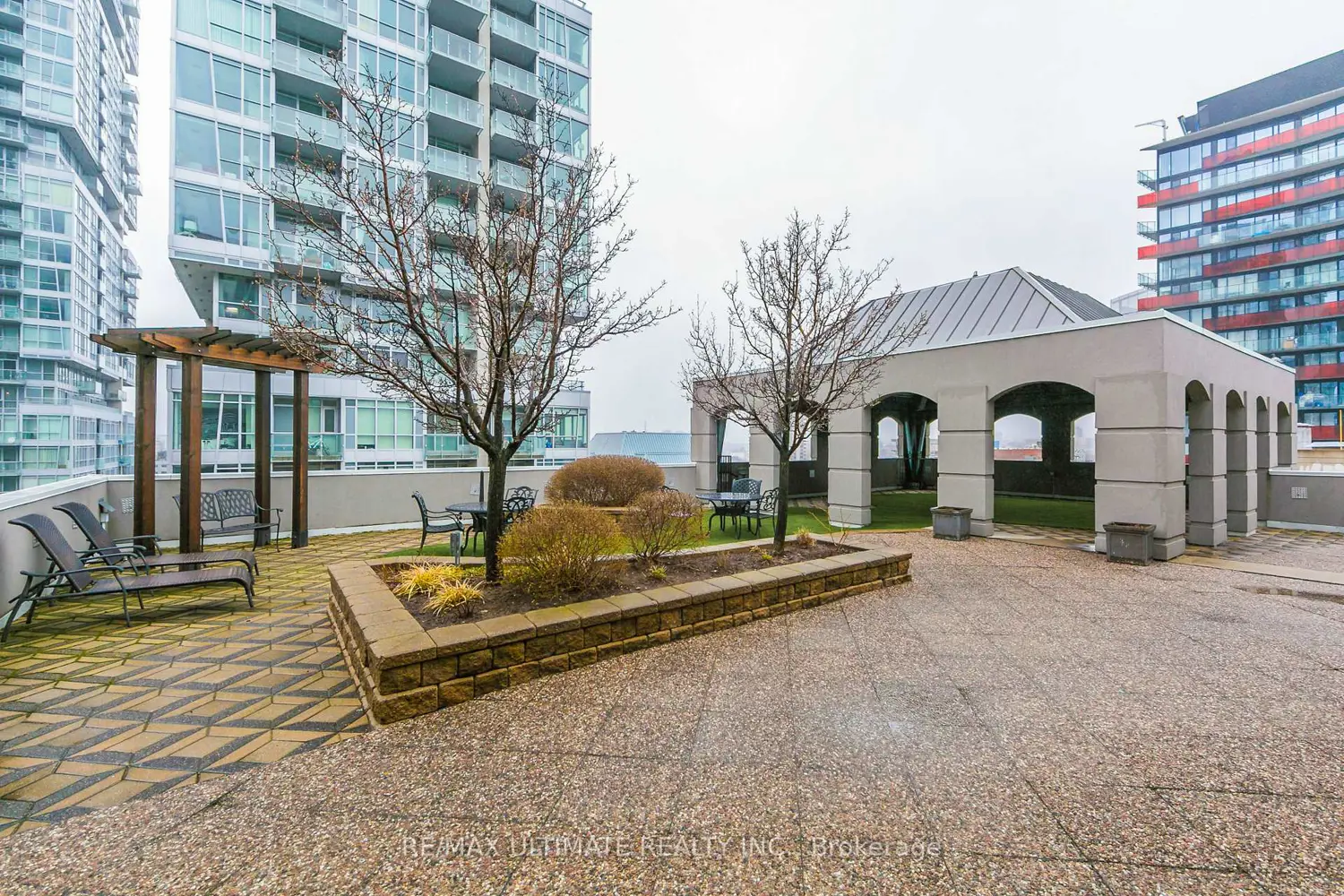 Additional image 14 of 140 Simcoe Street 1004