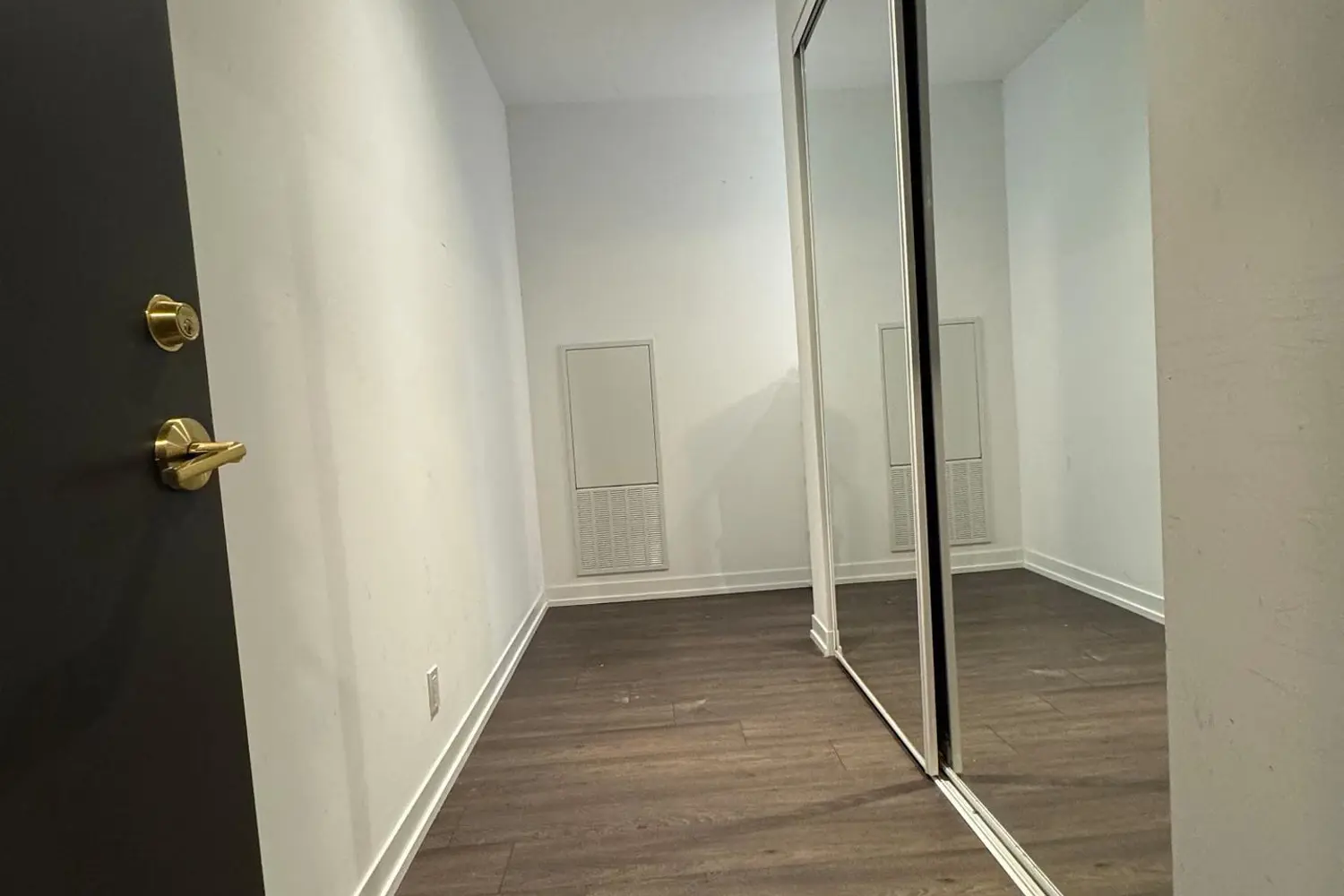 Additional image 11 of 950 Portage Parkway Ph12