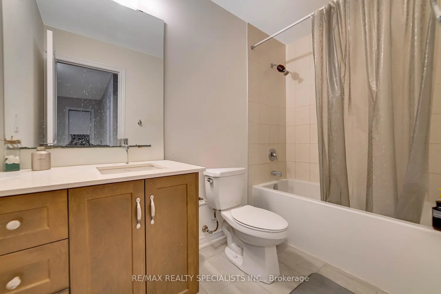 Additional image 12 of 100 Hollywood Court 53