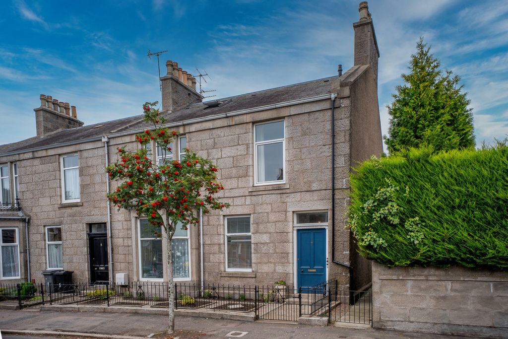 4 bed flat for saleBrunswick Place, Aberdeen AB11