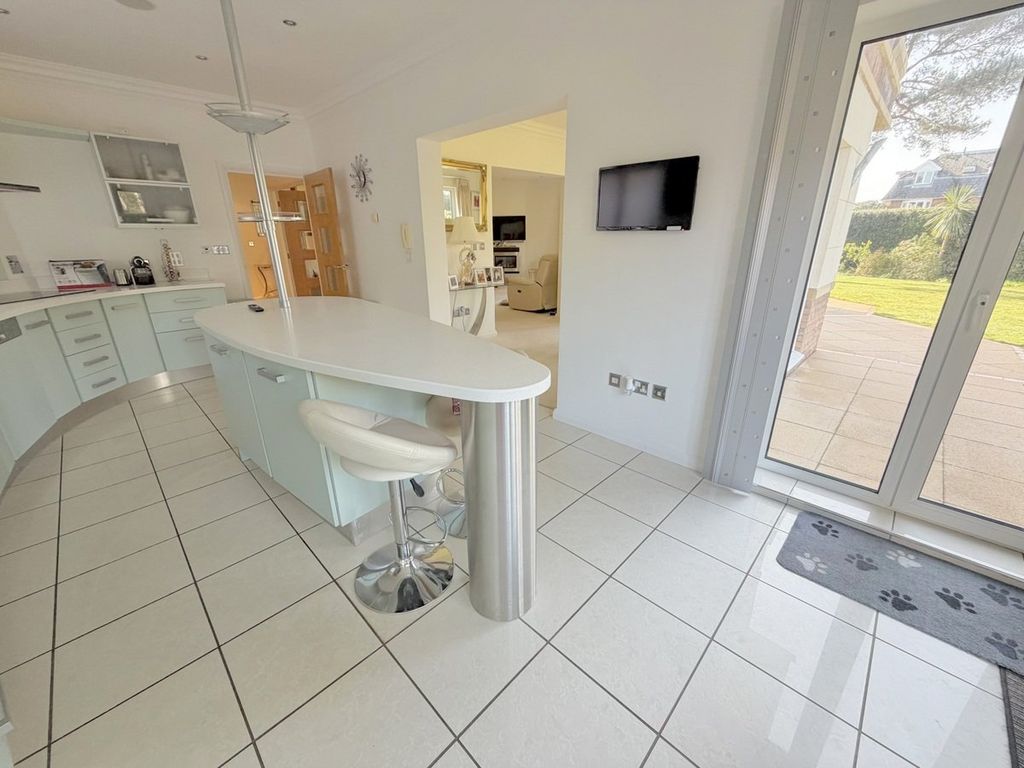 Additional image 9 of 3 bed flat for saleNairn Road, Canford Cliffs, Poole BH13