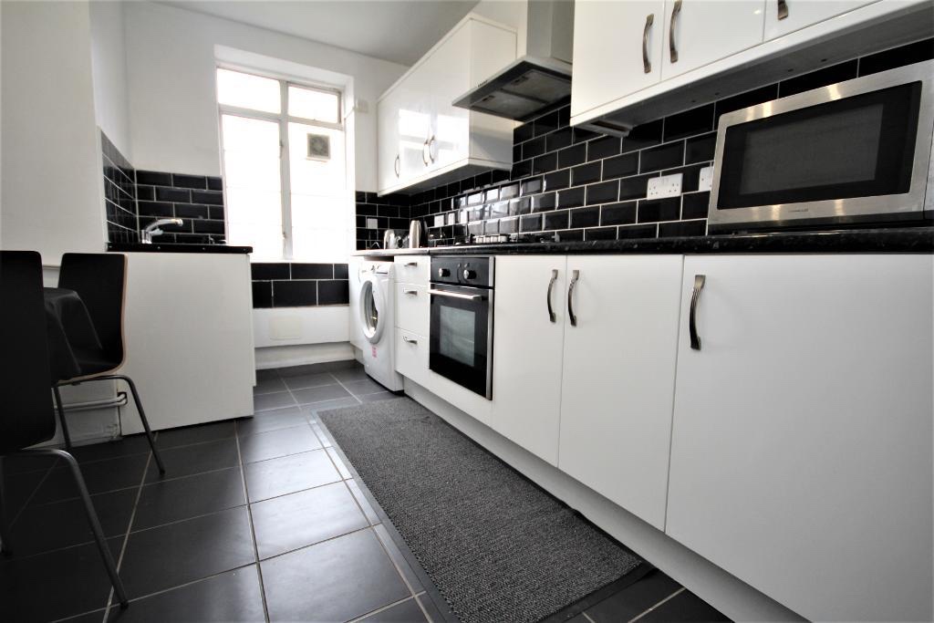 Additional image 8 of 3 Bed Flat, East Arbour Street, E1, N1 7GU