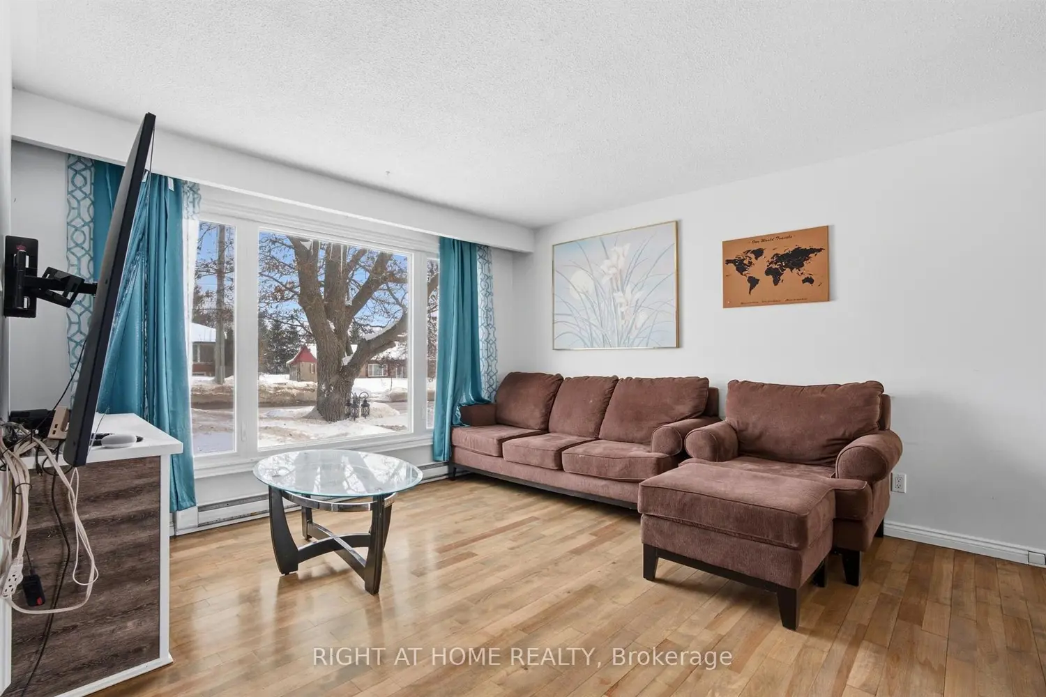 198 Ferndale Drive photo 4