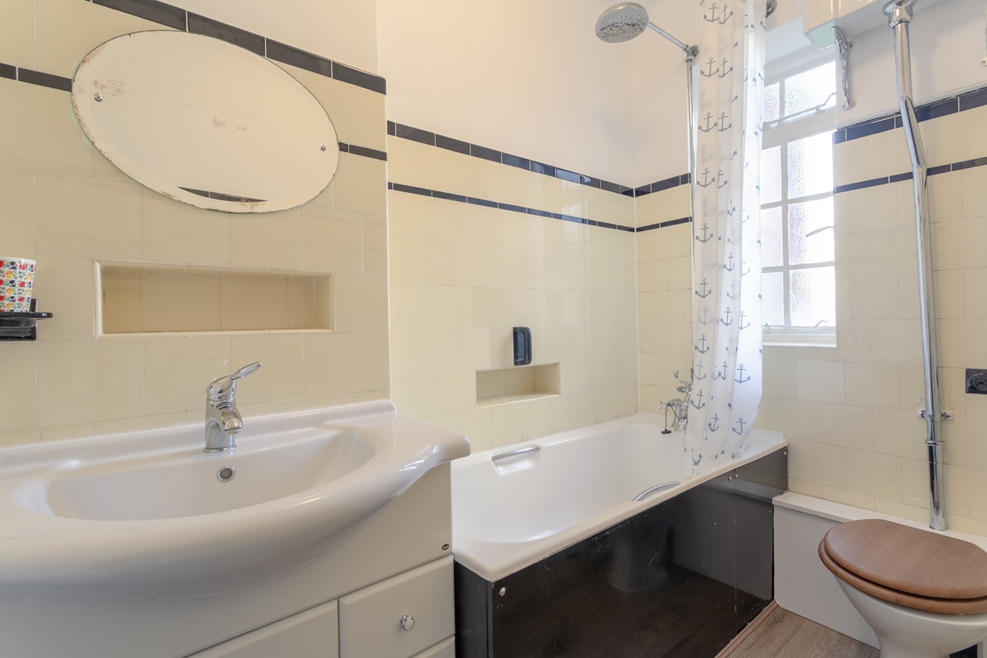 Additional image 5 of Studio Flat, Howitt Close, NW3, N1 7GU