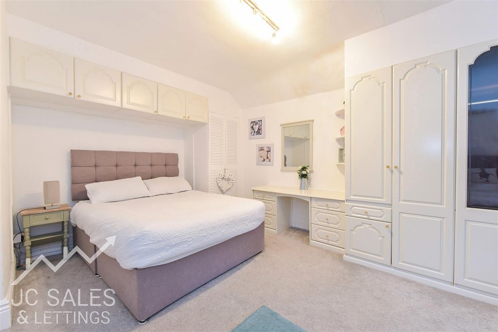 Additional image 13 of 5 bed property for saleChapel Street, Bakewell DE45