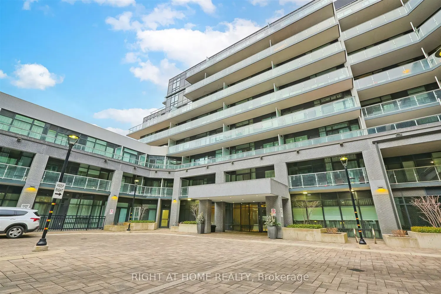 621 Sheppard Avenue 321