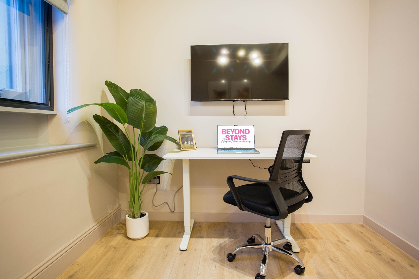 Additional image 38 of 2 Bed Flat, Manchester, M1, N1 7GU