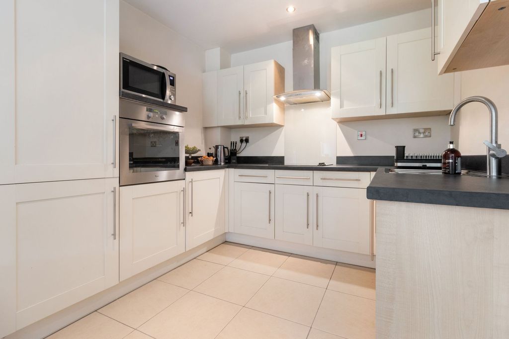 Additional image 7 of 2 bed flat for saleAlbert Road North, Great Malvern, Worcestershire WR14
