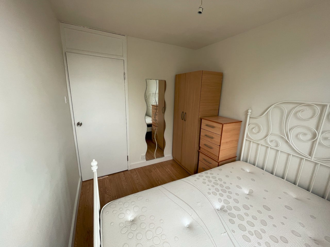 Additional image 3 of Room in a Shared House, Blomfield Court, SW11, SW11 3TL