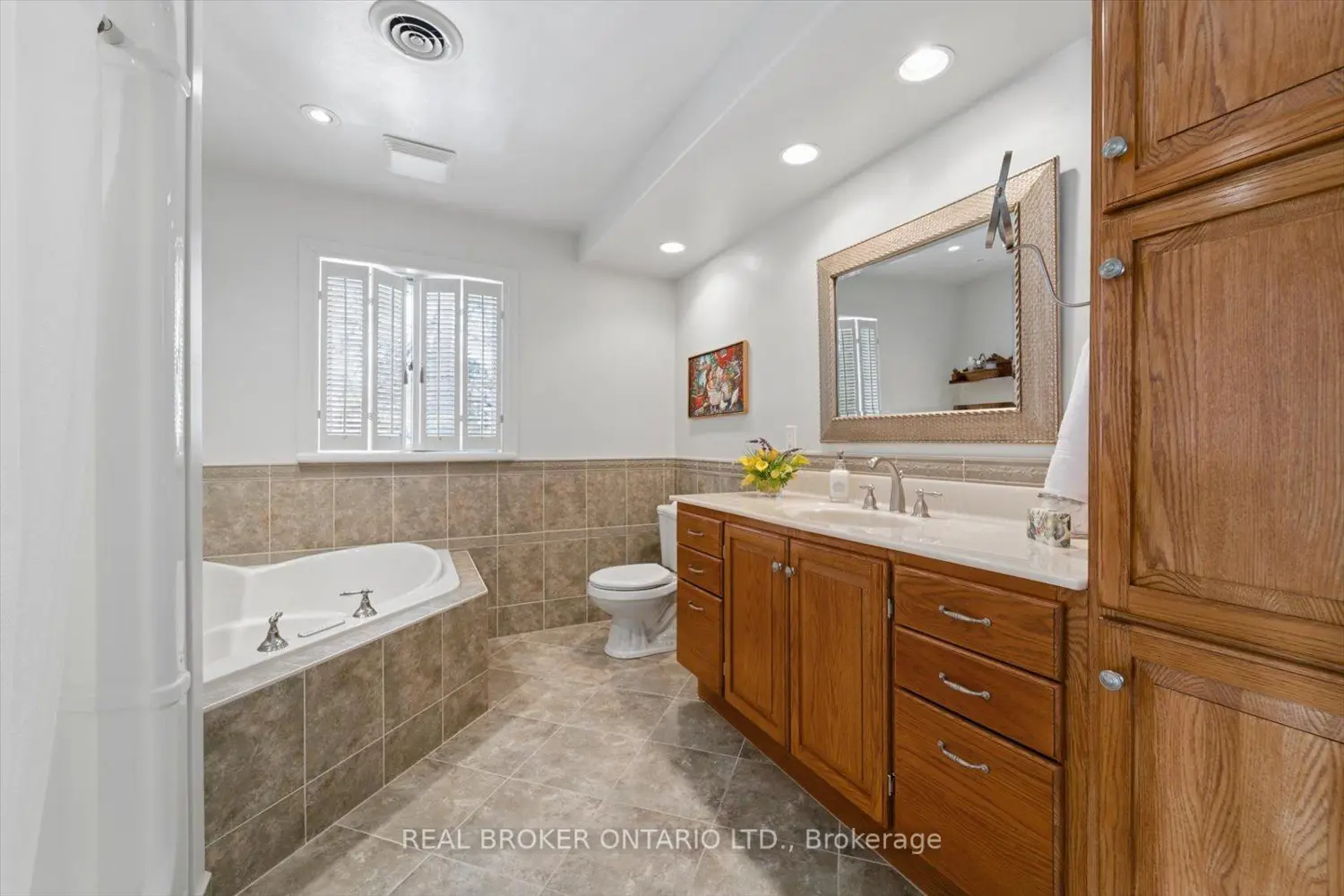 Additional image 12 of 1449 Champlain Drive